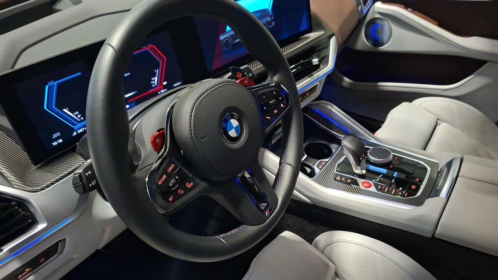 BMW XM