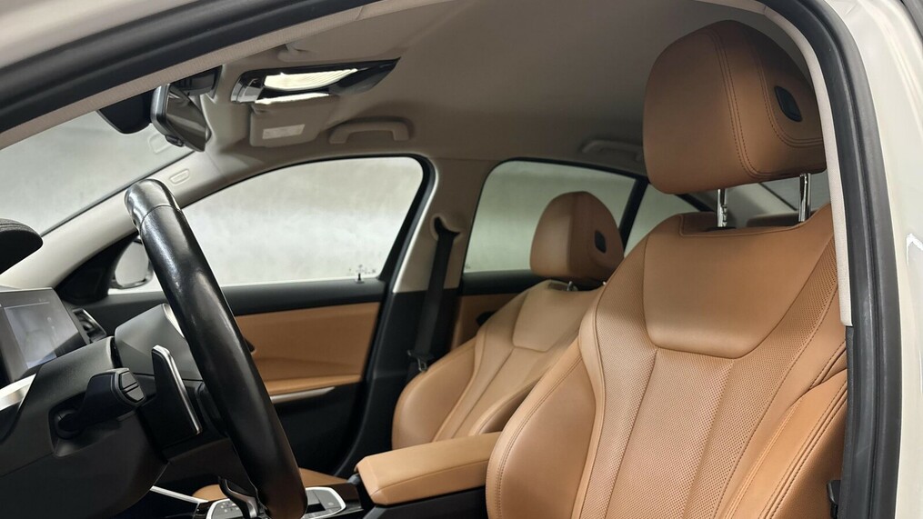 BMW Serii 3, 330