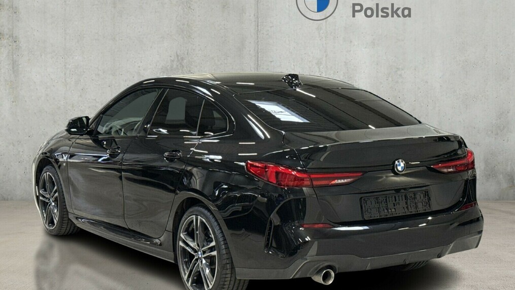 BMW Serii 2, 218