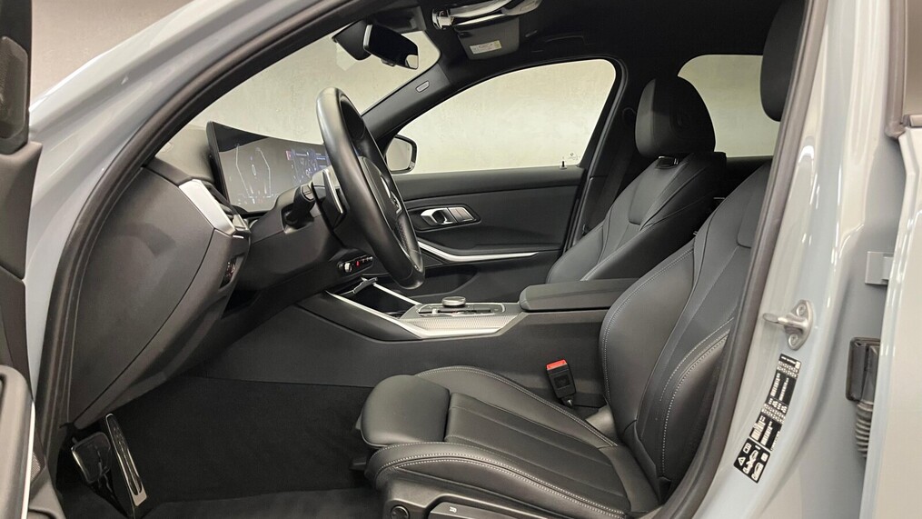 BMW Serii 3, 320