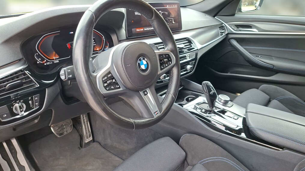 BMW Serii 5, 520