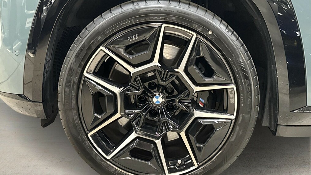 BMW XM