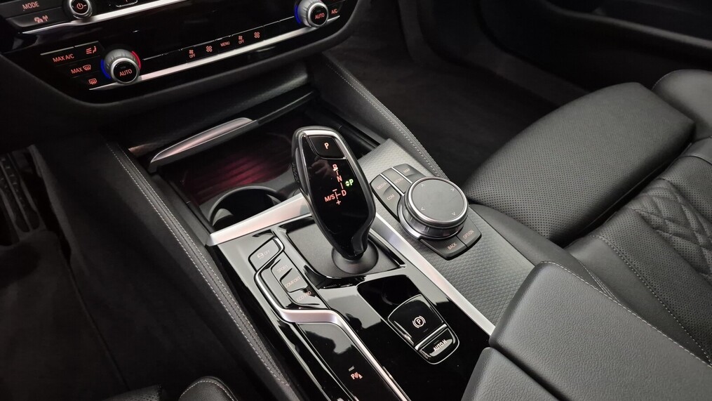 BMW Serii 5, 518