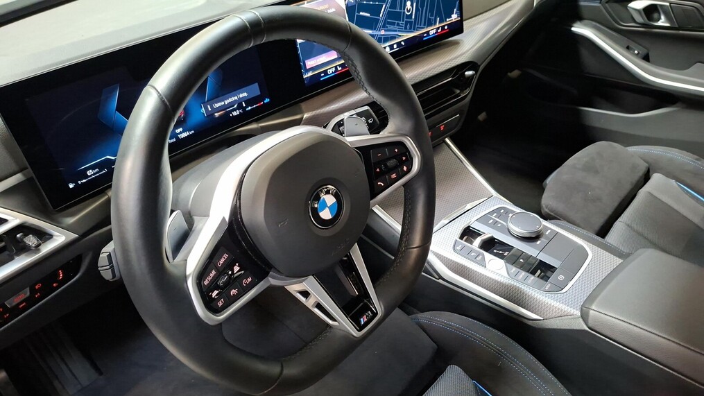 BMW Serii 3, 330