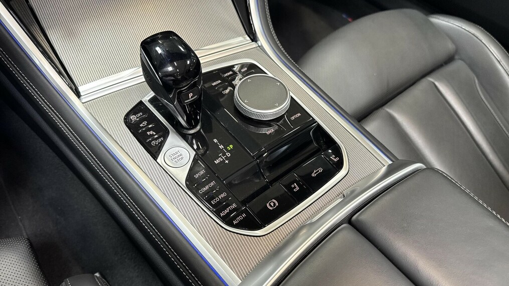 BMW Serii 8, 840