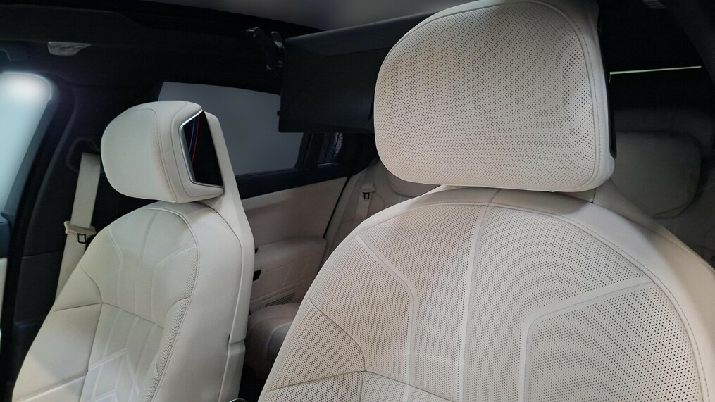 BMW Serii 7, 740
