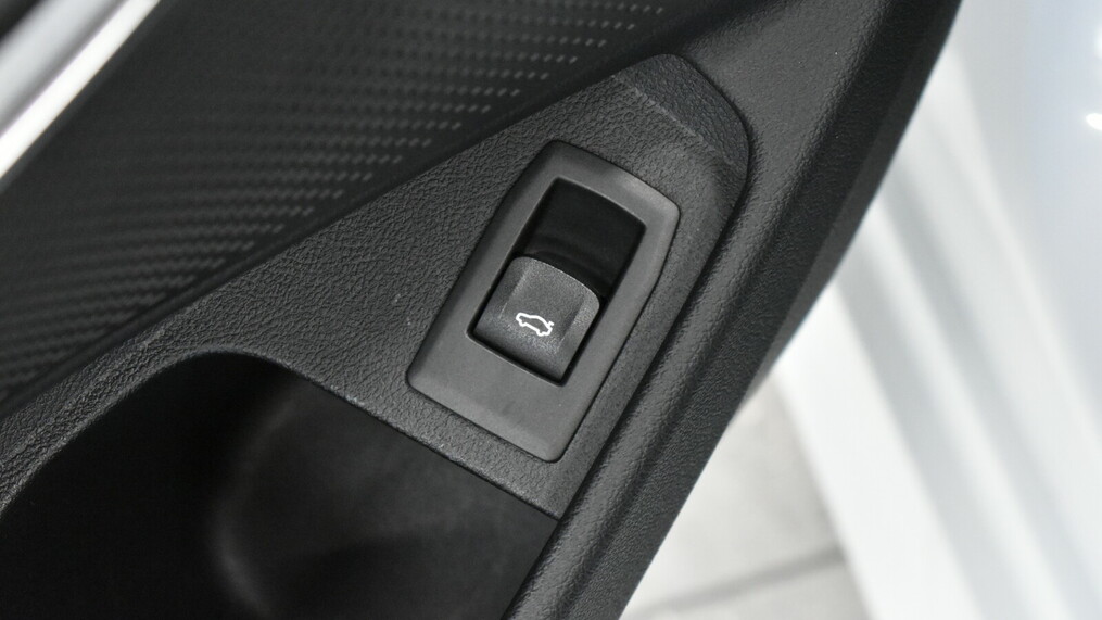BMW Seria 3, 320