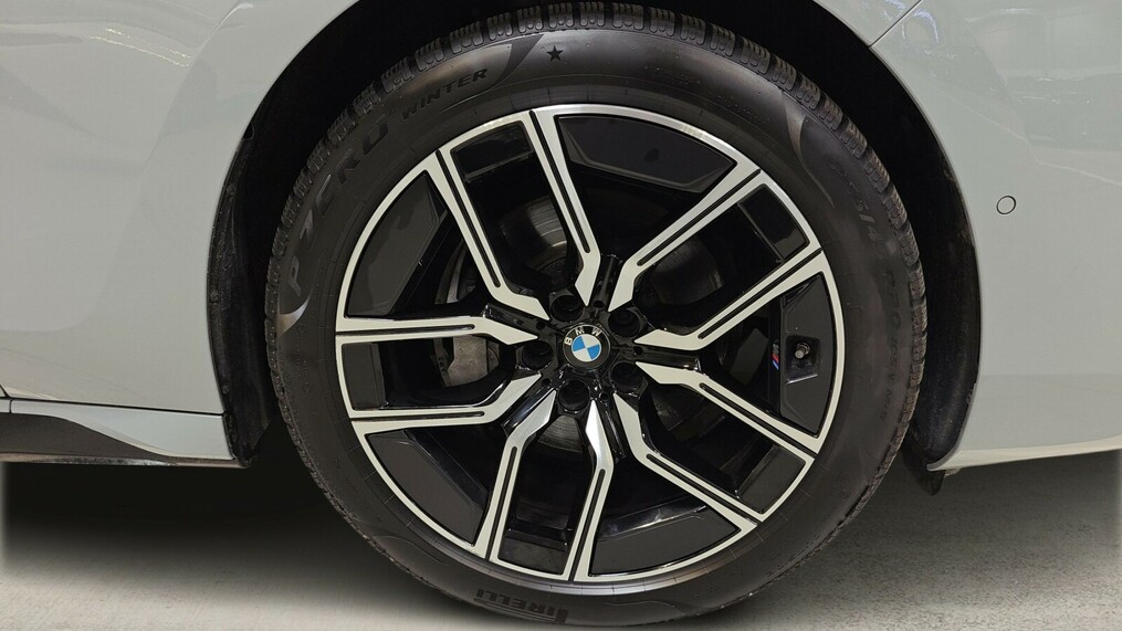 BMW Seria 7, 740