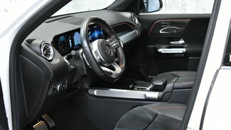 Mercedes-Benz GLB 200