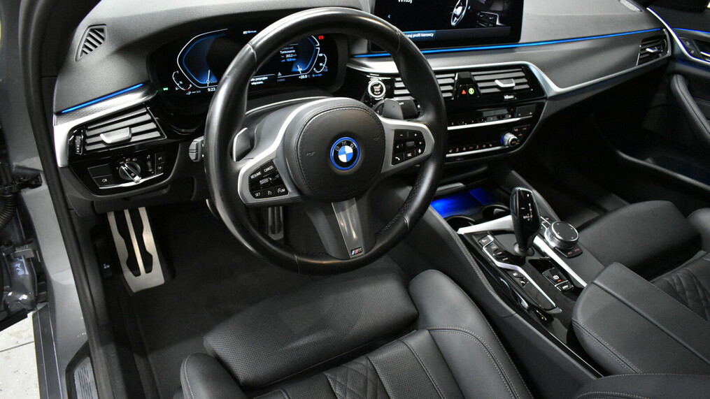BMW Serii 5, 530
