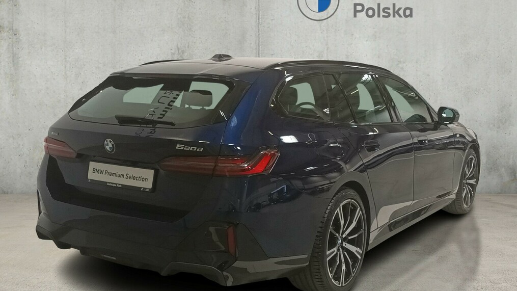 BMW Serii 5, 520