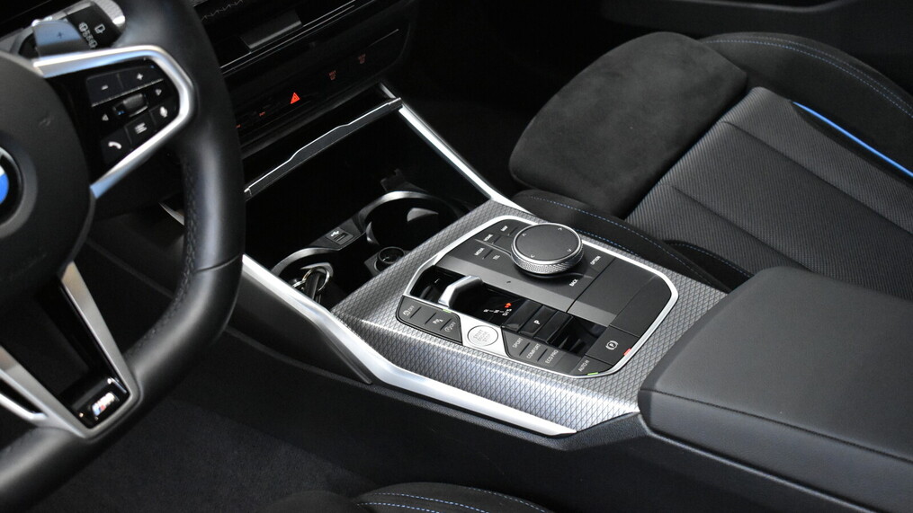 BMW Serii 3, 330