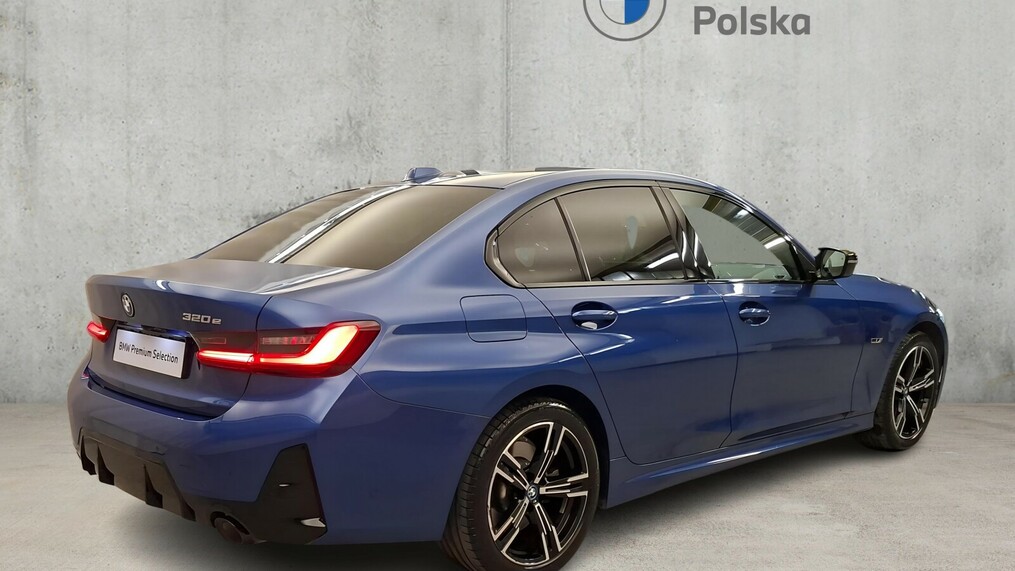 BMW Serii 3, 320