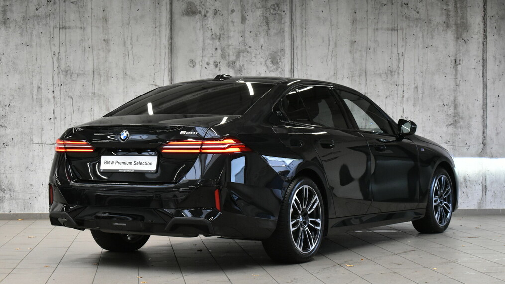 BMW Serii 5, 520