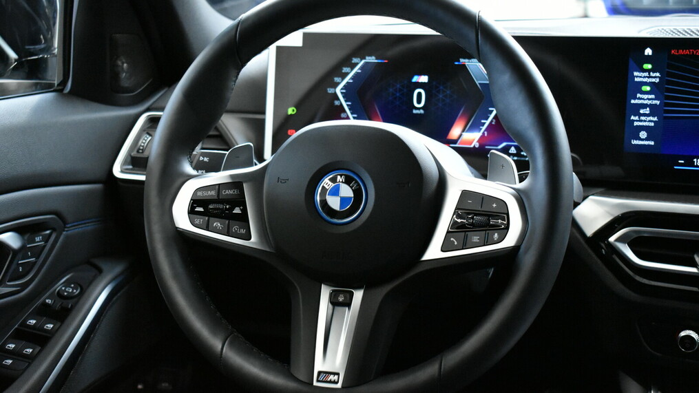 BMW Seria 3, 330