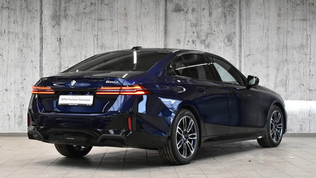 BMW Serii 5, 520