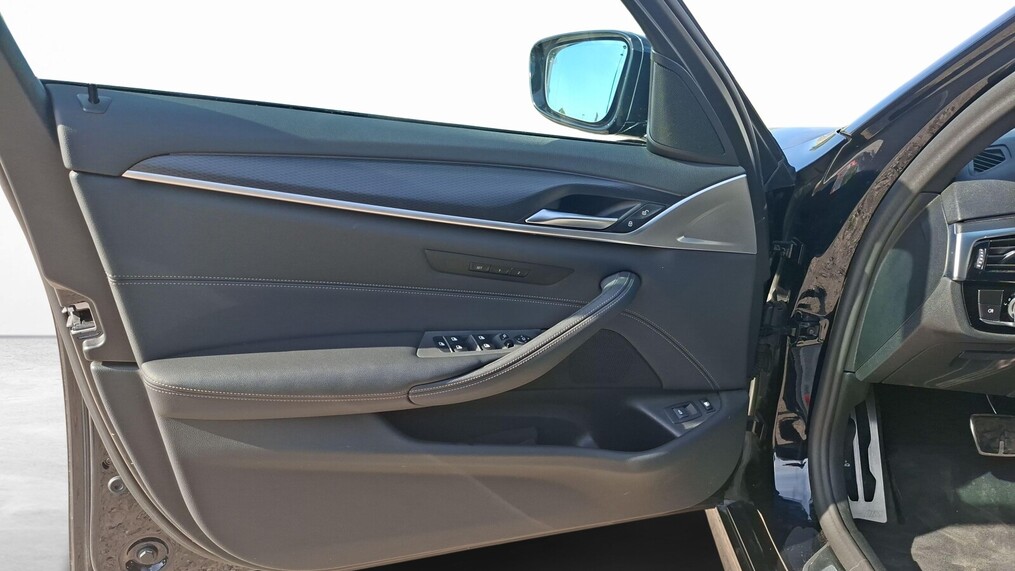 BMW Serii 5, 530