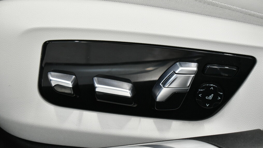 BMW Seria 7, 750