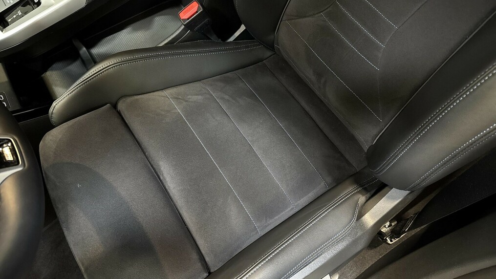 BMW Serii 2, 218