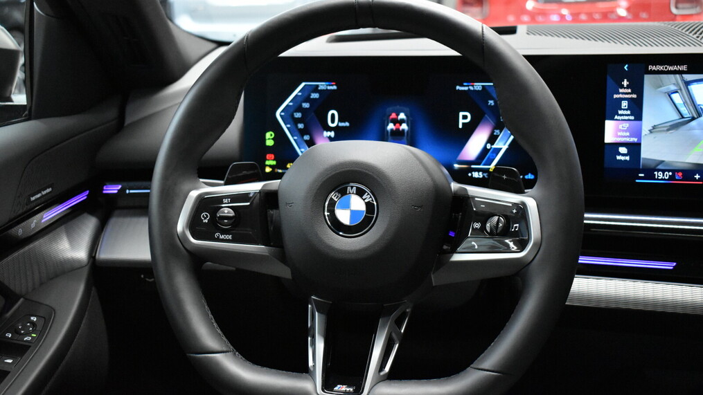 BMW Serii 5, 520