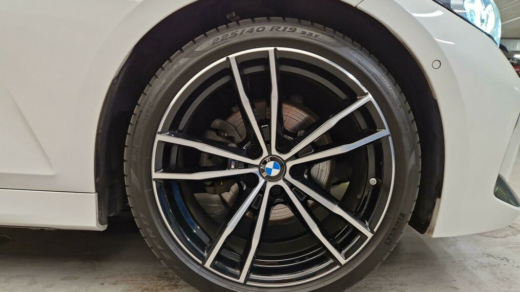 BMW Seria 3, 320
