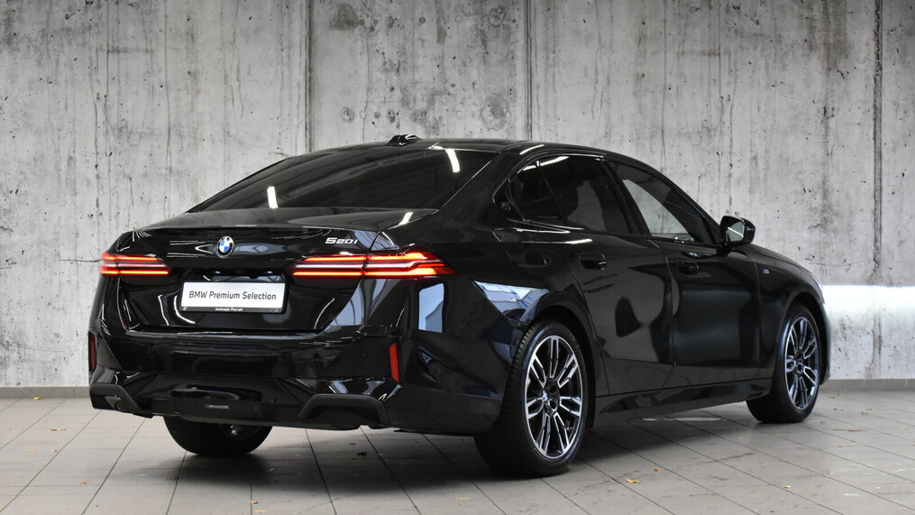 BMW Serii 5, 520