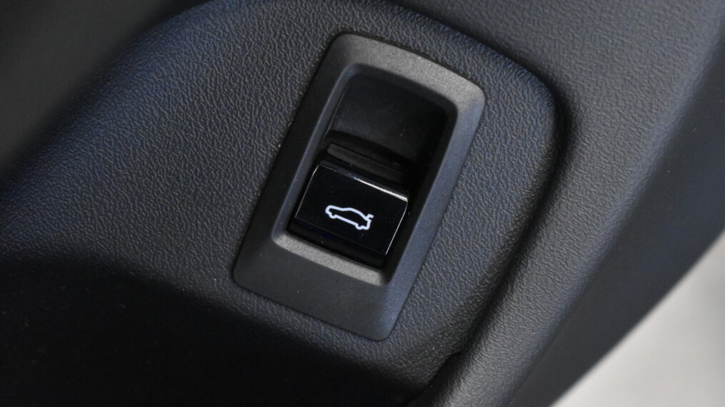 BMW Serii 5, 520
