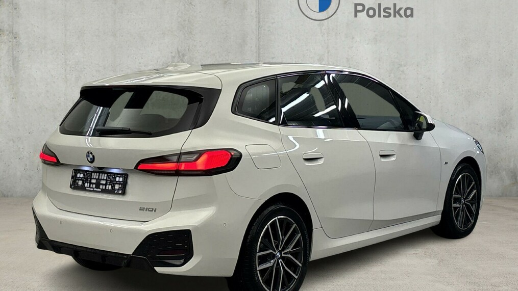 BMW Serii 2, 218