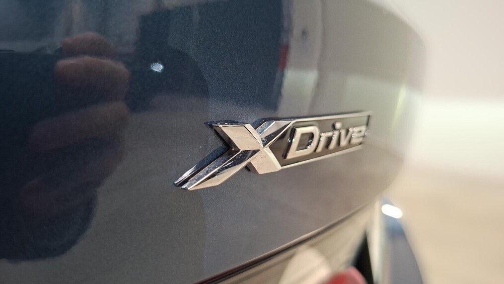 BMW Serii 3, 330