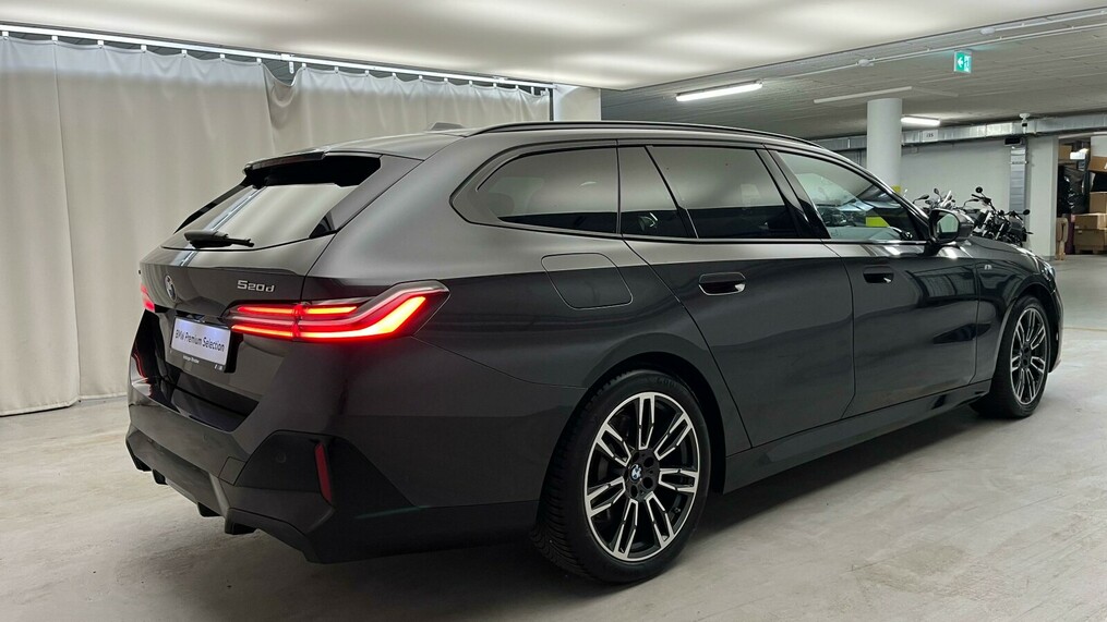BMW Serii 5, 520