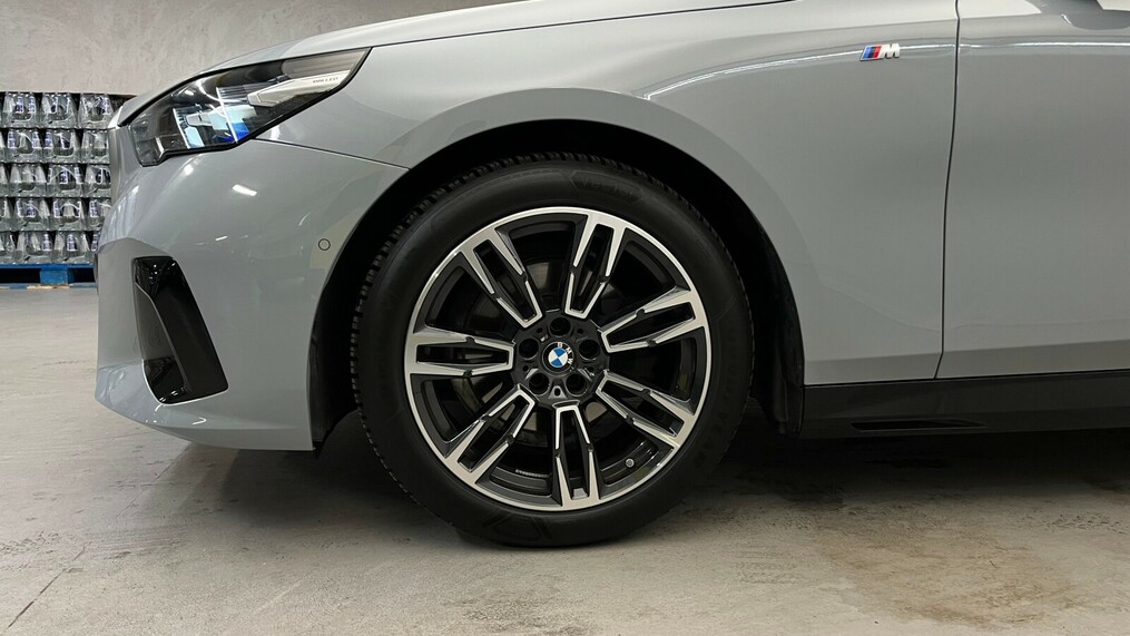 BMW Serii 5, 520