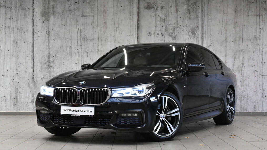 BMW Serii 7, 740