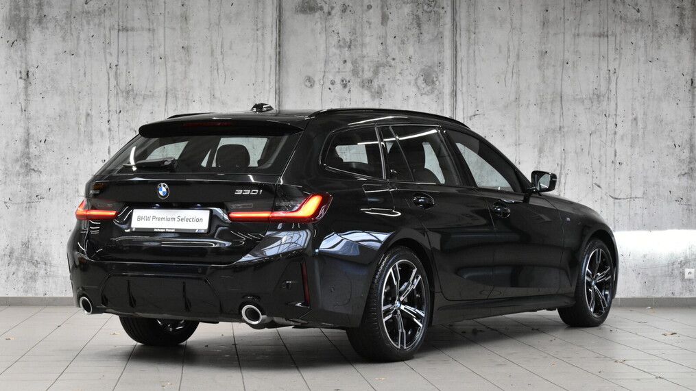 BMW Serii 3, 330