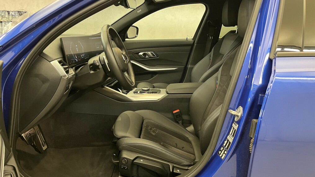 BMW Serii 3, 320