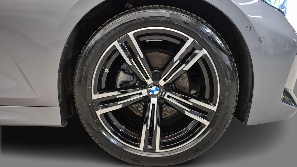 BMW Serii 3, 320