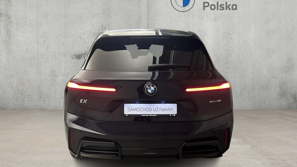 BMW iX