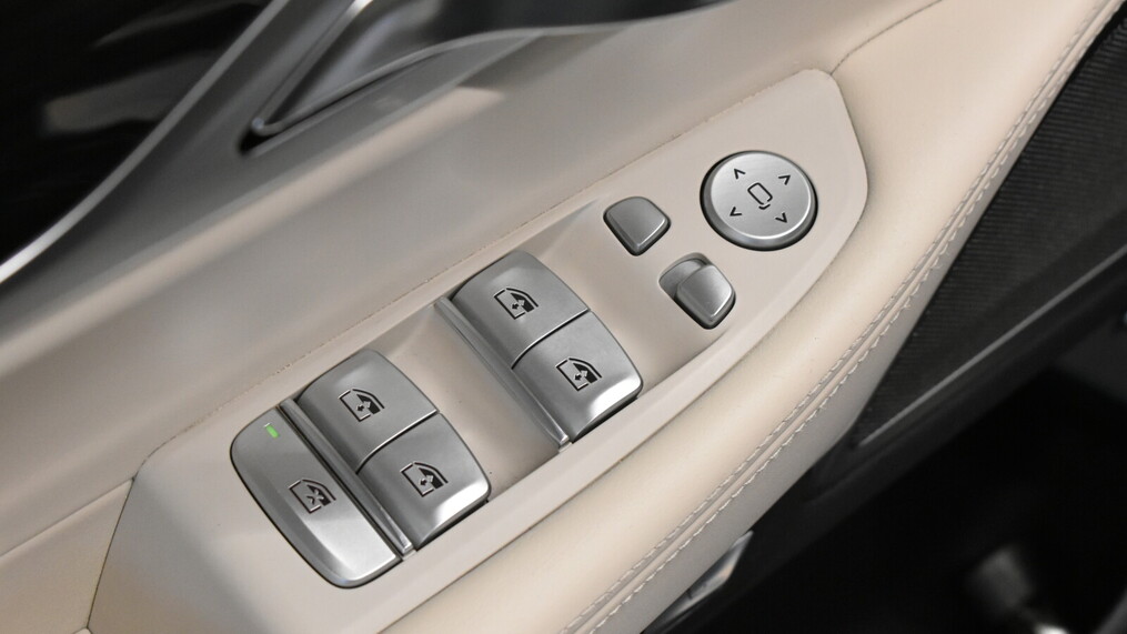 BMW Serii 7, 740