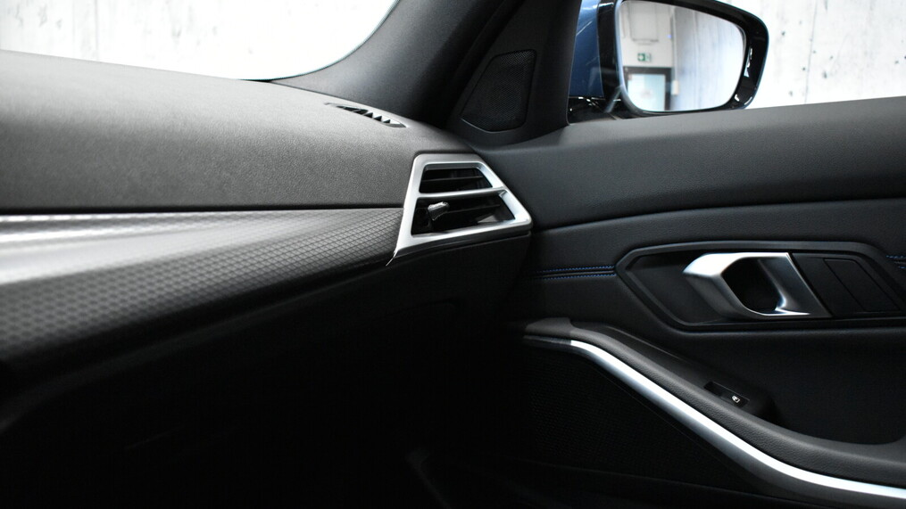 BMW Serii 3, 330