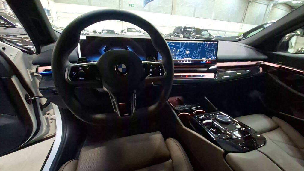 BMW Serii 5, 520