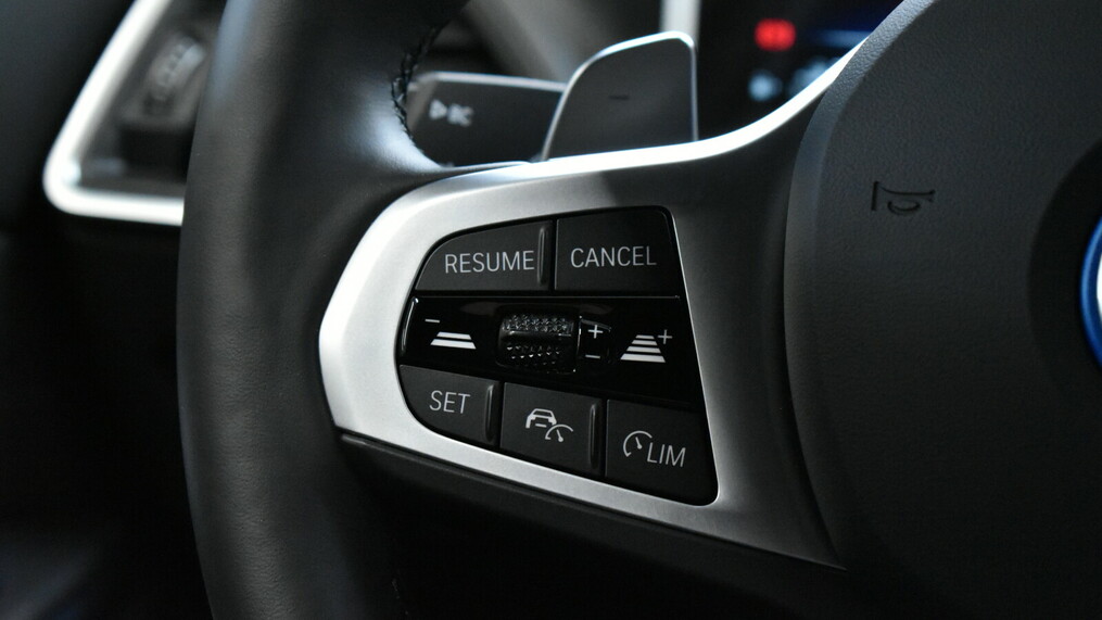 BMW Seria 3, 330