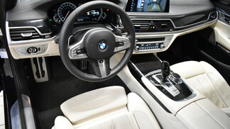 BMW Serii 7, 740