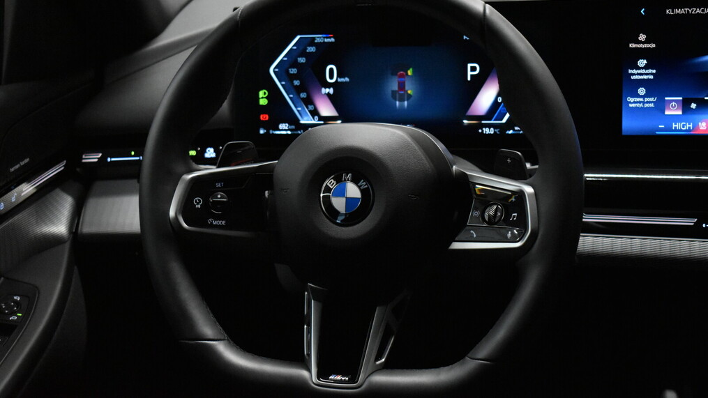 BMW Serii 5, 520