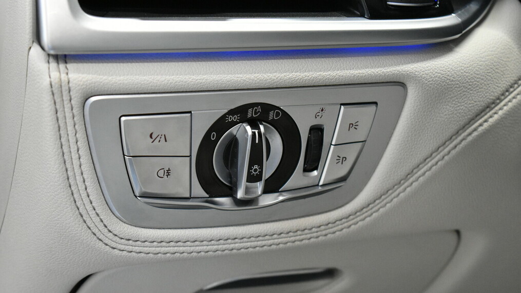 BMW Seria 7, 750