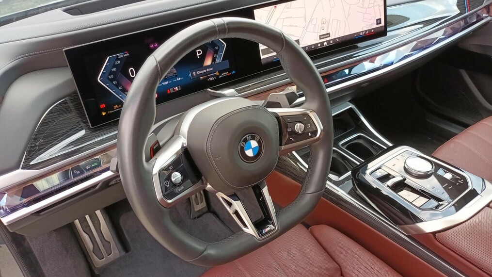 BMW Serii 7, 740