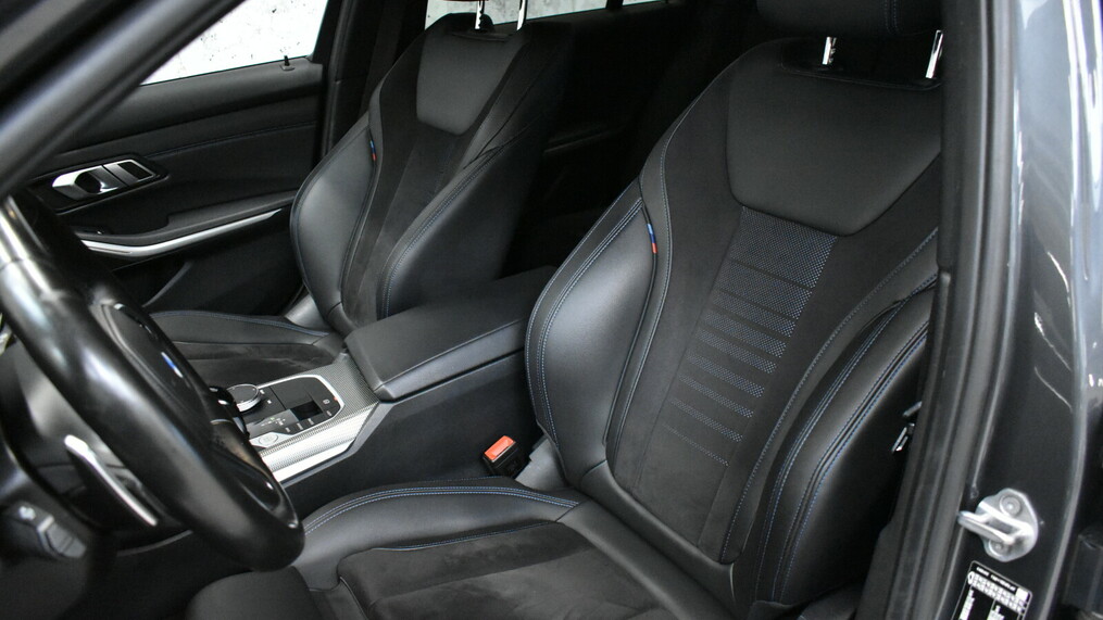 BMW Serii 3, 320