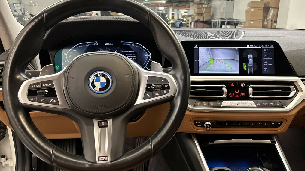BMW Serii 3, 330