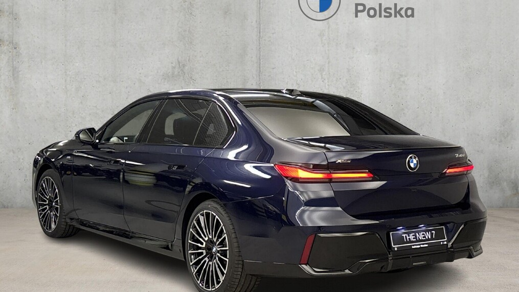 BMW Serii 7, 740