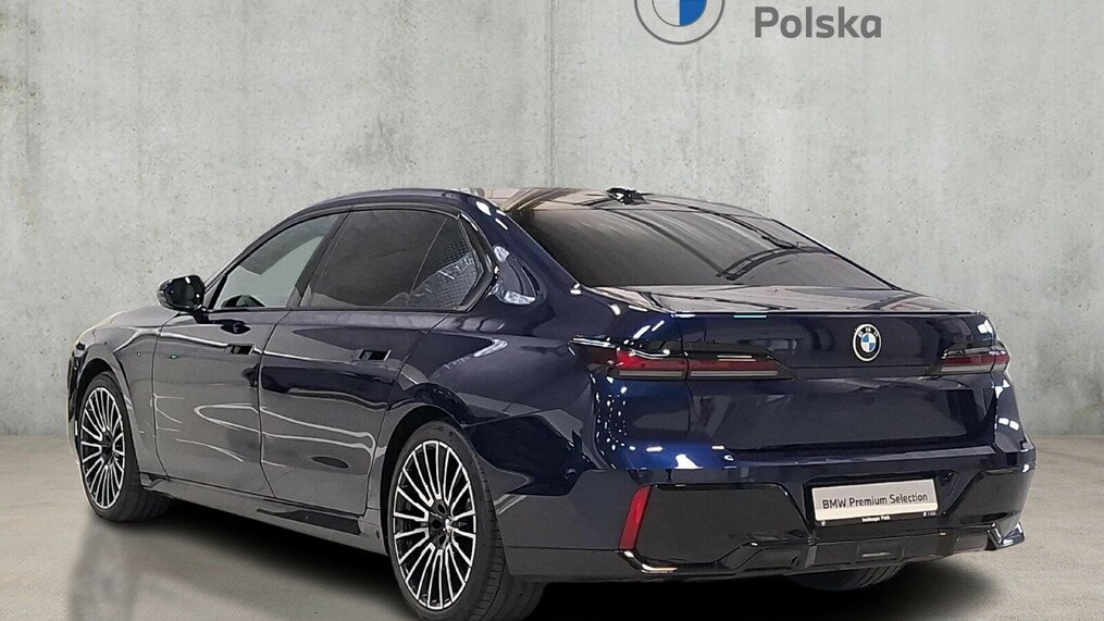 BMW Serii 7, 740