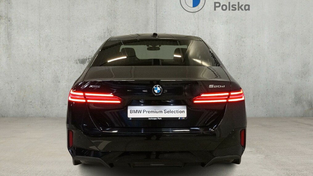 BMW Serii 5, 520