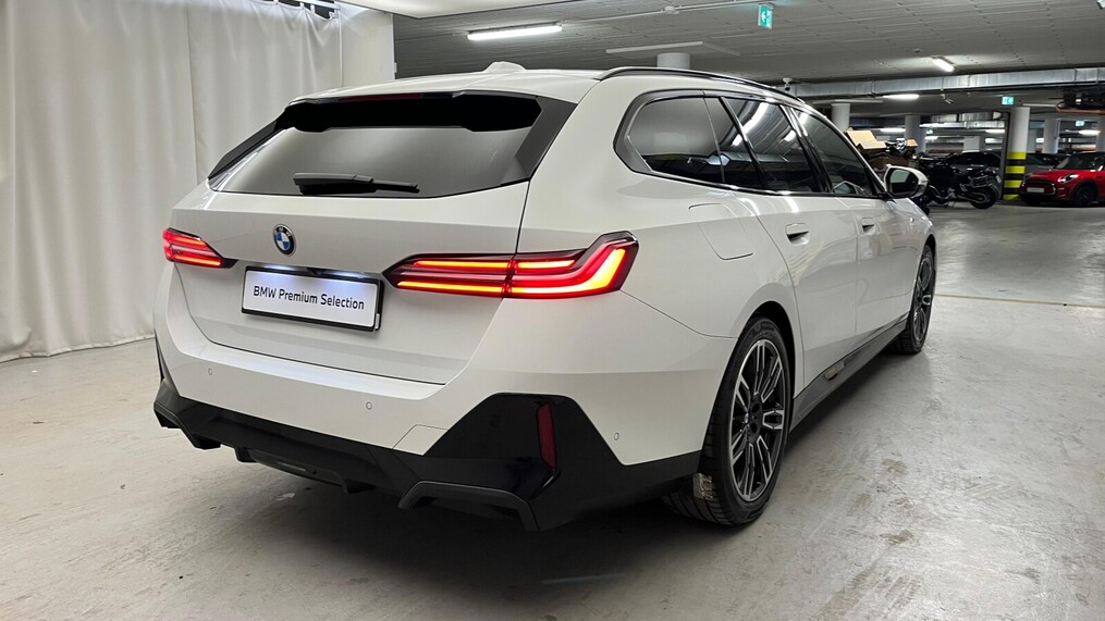 BMW Serii 5, 520